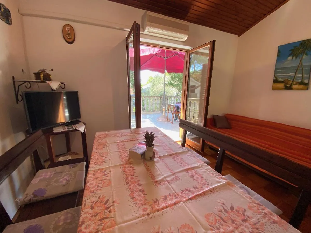 Rustic Holiday Home - Artatore Mali Lošinj
